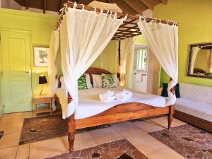 Postel nebo postele na pokoji v ubytování Villa African Queen - St Barth + 34 fotografií