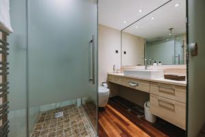 Koupelna v ubytování Rosenalp - Gesundheitsresort & Spa