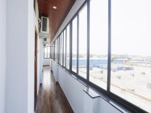 Μπαλκόνι ή βεράντα στο HOTEL O RAHUL SERVICE APPARTMENt 2