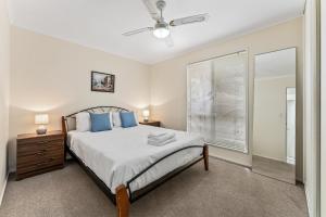 Ένα ή περισσότερα κρεβάτια σε δωμάτιο στο Swainson on Fontaine