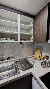 Gallery image of Charman Ocean View Sunrise 10 seconds to the beach in Kwangan-dong