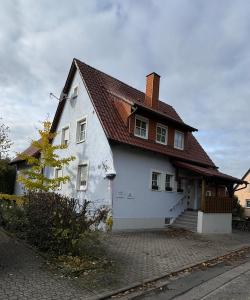 Το κτήριο όπου στεγάζεται  το δωμάτιο σε οικογενειακή κατοικία