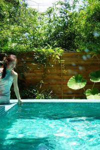 Bazén v ubytování REVE HOUSE inn nebo v jeho okolí