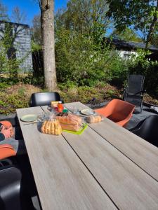 Φαγητό σε αυτό το κάμπινγκ ή κάπου εκεί κοντά