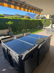 Πινγκ πονγκ στο Lux Riviera ή εκεί κοντά