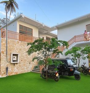 Κήπος έξω από το Villa Rosewood