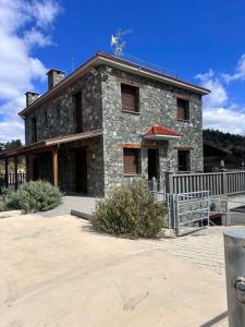 Το κτήριο όπου στεγάζεται  η βίλα