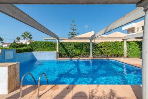 Bazén v ubytování Estrel nebo v jeho okolí