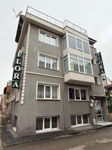 Το κτήριο όπου στεγάζεται  το ξενοδοχείο +20 φωτογραφίες