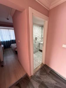 Ένα μπάνιο στο Flora Otel 16 rooms