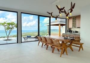 Příroda nedaleko vily + 246 fotografií