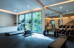 Fitness centrum a/nebo fitness zařízení v ubytování Villa is located about 700 meters from the beach !!!