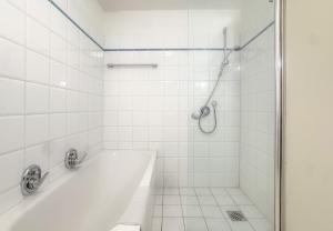 Koupelna v ubytování 33 - 4 Hotelkamer voor 2 gasten op de begane grond