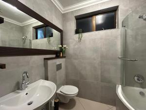 Koupelna v ubytování Beachfront Luxury 7 Chaka's Place Ballito + 203 fotografií