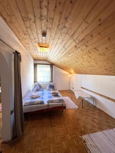 Postel nebo postele na pokoji v ubytování Gasthof Torwirt