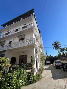 Το κτήριο όπου στεγάζεται  το διαμέρισμα