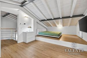 Postel nebo postele na pokoji v ubytování Villa Blu Lucca- Pool and Parking 10 Min from Lucca + 28 fotografií