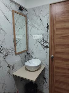 Ένα μπάνιο στο Delphi 2BHK - Calm Comfort Minutes from BKC