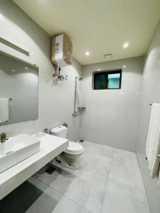 Koupelna v ubytování Shelton's Rezidor House F-7 Islamabad