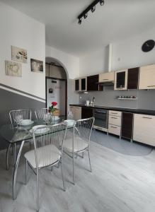 Η κουζίνα ή μικρή κουζίνα στο Silver Stone by Grafit