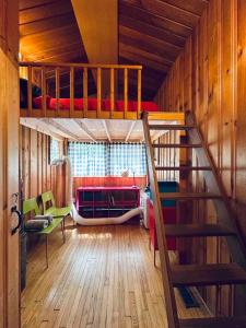 Narivoodi või narivoodid majutusasutuse Villa Adriana 4bdr 2 bath lake front dream home toas