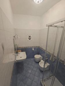 Koupelna v ubytování The Blue terrace + 9 fotografií