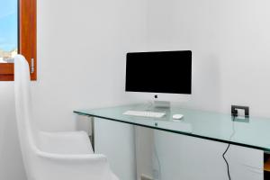 Et tv og/eller underholdning på Window on the sea