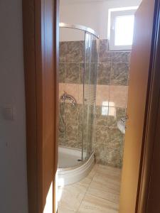 Koupelna v ubytování Apartments Rogoznica
