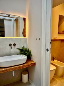 Ένα μπάνιο στο La Sorgiva