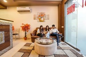 Hosté ubytování Via Tawakkal - Nr Phoenix Mall Kurla