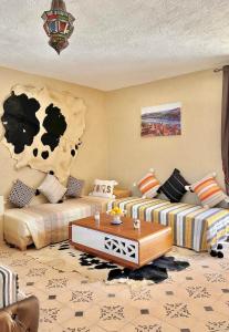 Posezení v ubytování Sultana Suite by Maj Nia - Jardin - Piscine - Luxe - 4 Px