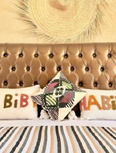 Postel nebo postele na pokoji v ubytování Sultana Suite by Maj Nia - Jardin - Piscine - Luxe - 4 Px + 25 fotografií