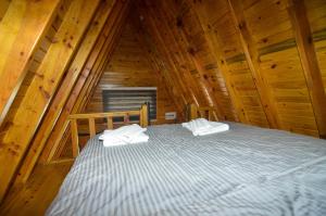 Ένα ή περισσότερα κρεβάτια σε δωμάτιο στο Amazing Private Pool Bungalow, Breakfast & Dinner inclusive +37 φωτογραφίες