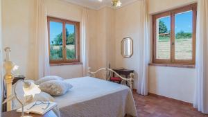 Ένα ή περισσότερα κρεβάτια σε δωμάτιο στο Poderina dei Poggi 16, Emma Villas +20 φωτογραφίες