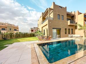 Bazén v ubytování Villa CAN 2025 & Chill Marrakech nebo v jeho okolí