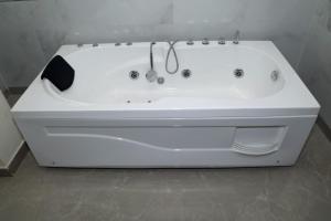 Φωτογραφία από το άλμπουμ του Den Inn σε Hisār