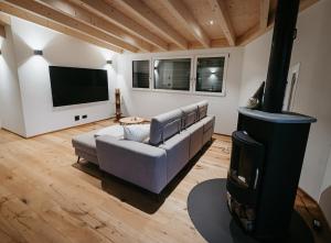 Μια τηλεόραση ή/και κέντρο ψυχαγωγίας στο Rothorn- grosse, moderne Dachwohnung mit fantastischer Aussicht