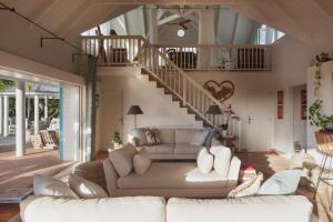 Istumisnurk majutusasutuses Luxury Villa St Barth with Ocean View, Pool & Gym