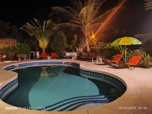 Πισίνα στο ή κοντά στο L'Orangeraie