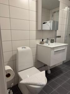 Ένα μπάνιο στο Kungsbacken Apartments AB - Bondegatan 32