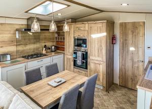 Kuchyň nebo kuchyňský kout v ubytování Holderness Country Park