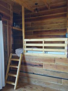 eine Sauna mit Leiter in einer Hütte in der Unterkunft Casa De Mar Cielo Azul in Reta