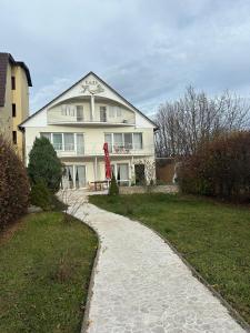 Φωτογραφία από το άλμπουμ του Pensiunea LAZY σε Selimbar