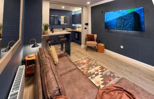 Μια τηλεόραση ή/και κέντρο ψυχαγωγίας στο URBAN OAKS stylish city centre living