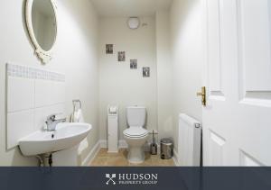 Vannituba majutusasutuses 4-Bed Home near Telford Centre