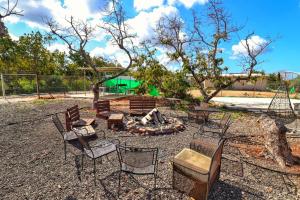 Fotografie z fotogalerie ubytování אגם בגליל - וילה ו-3 סוויטות עם בריכה מחוממת בעבדון v destinaci ‘Avdon