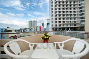 Uma varanda ou terraço em Palm Beach Hotel