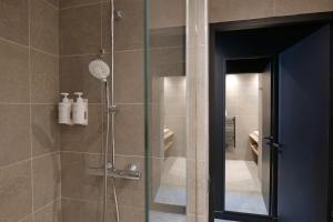 Ένα μπάνιο στο Garrigae Caserne de Briançon & SPA Cinq Mondes +38 φωτογραφίες