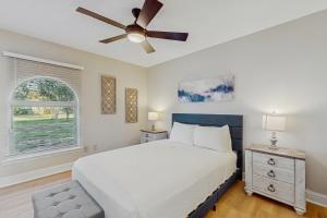 Postel nebo postele na pokoji v ubytování The Sound at Seaglade