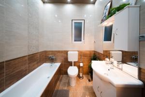 Koupelna v ubytování Széchenyi Aparman (II Relax) Miskolc Belvárosában